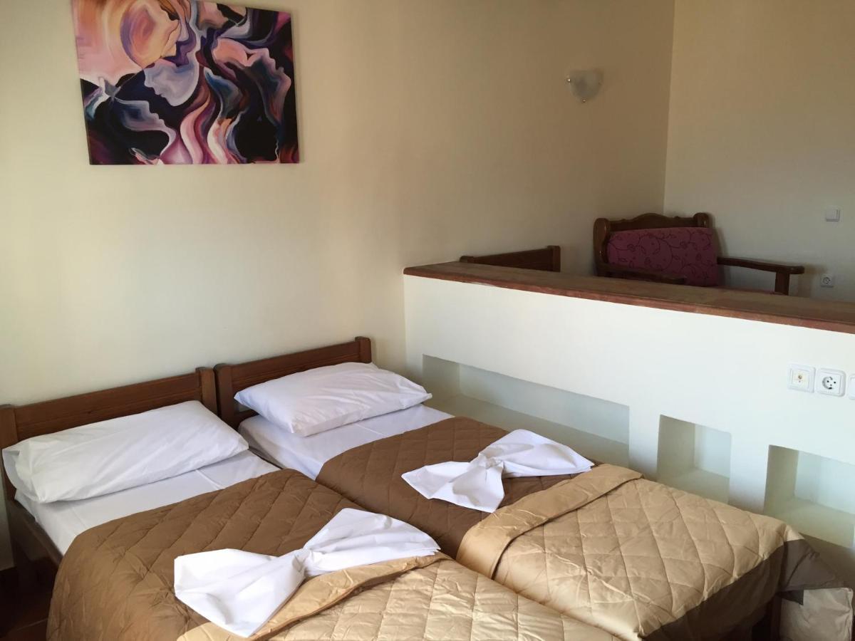Toulipa Rooms Agia Ermioni Extérieur photo